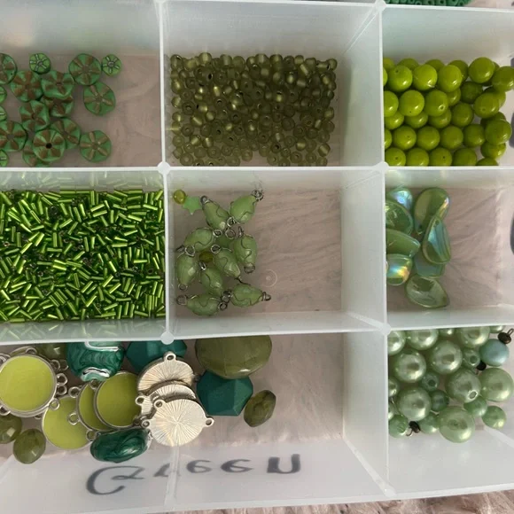 3 Containers Jewelry Making Green Beads Craft Repurpose - Picture 4 of 7